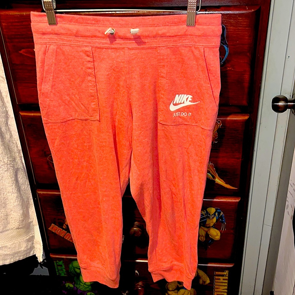 Girls Nike Capri Size 10